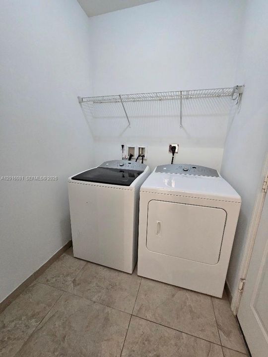 For Rent: $4,450 (4 beds, 3 baths, 2328 Square Feet)