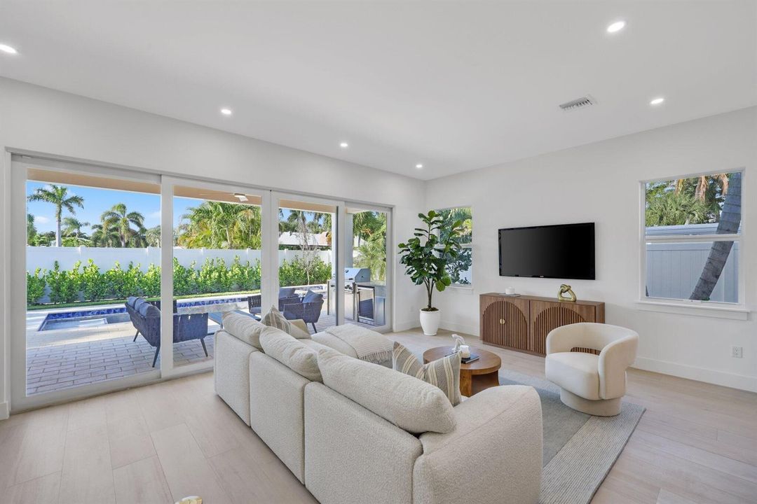 309 Claremont Lane - 24.jpg-SMALL
