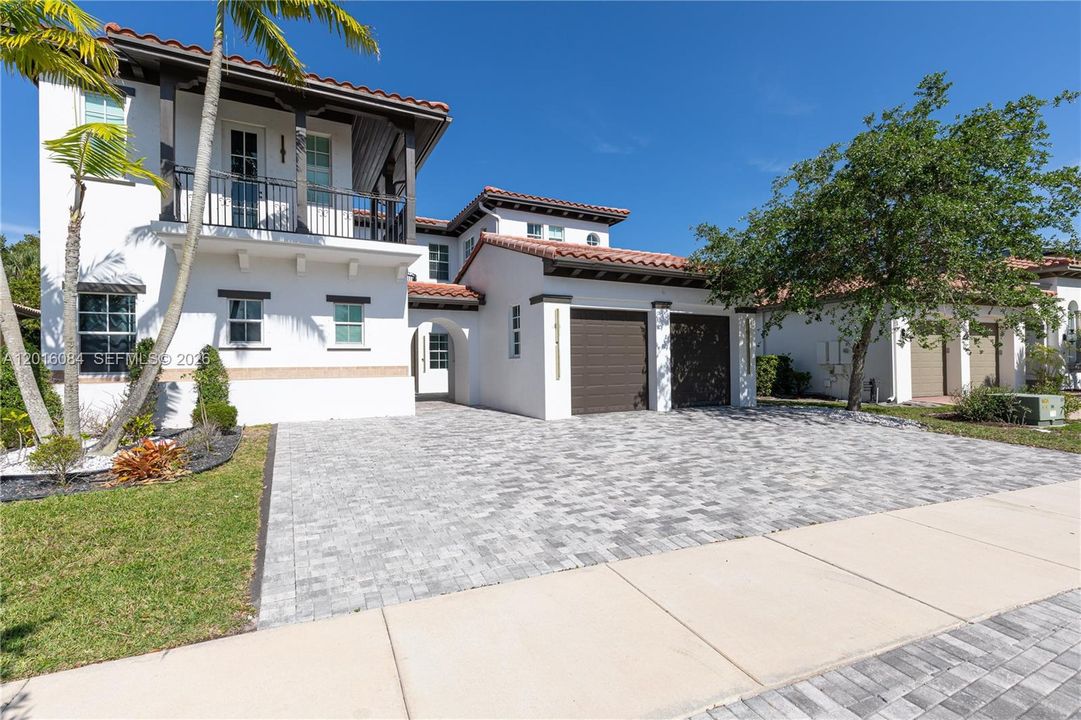 For Rent: $8,750 (5 beds, 4 baths, 3762 Square Feet)
