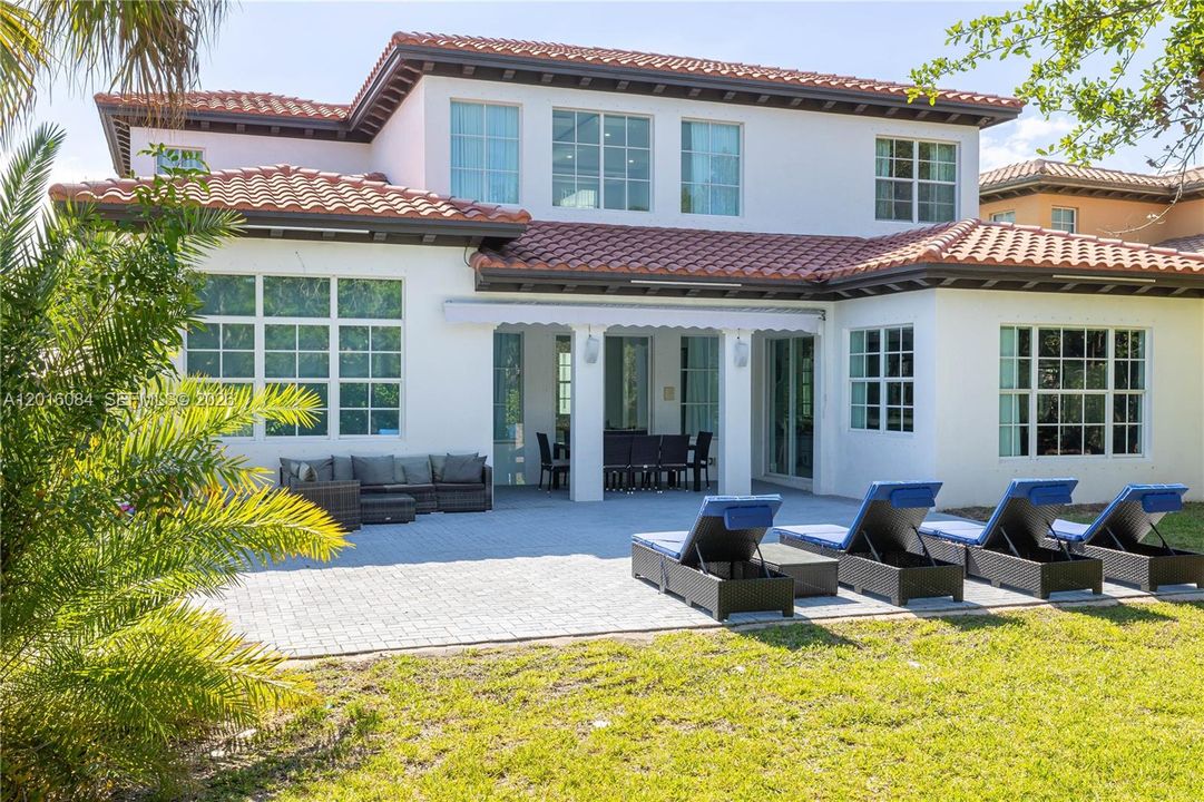 For Rent: $8,750 (5 beds, 4 baths, 3762 Square Feet)