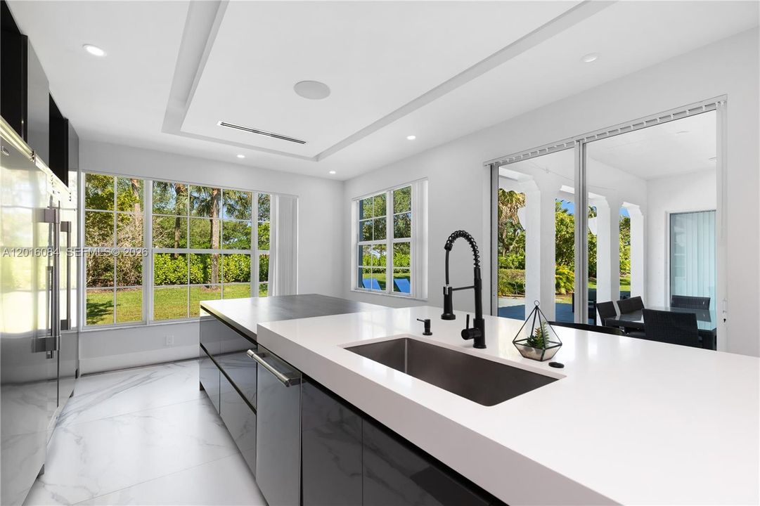 For Rent: $8,750 (5 beds, 4 baths, 3762 Square Feet)