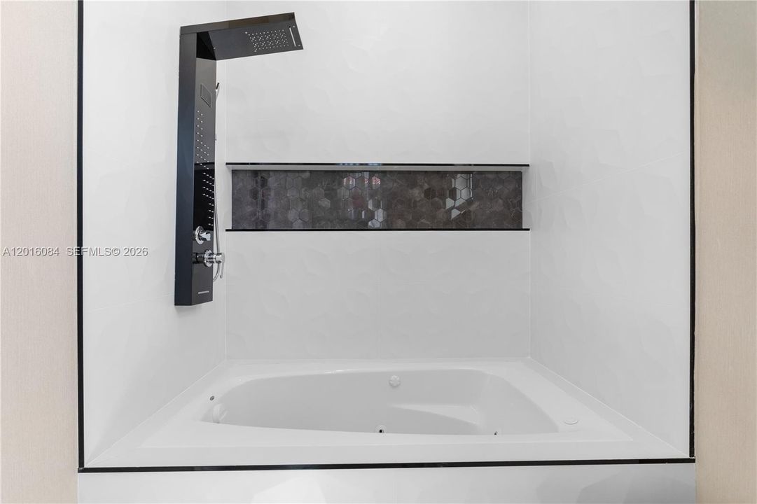 For Rent: $8,750 (5 beds, 4 baths, 3762 Square Feet)
