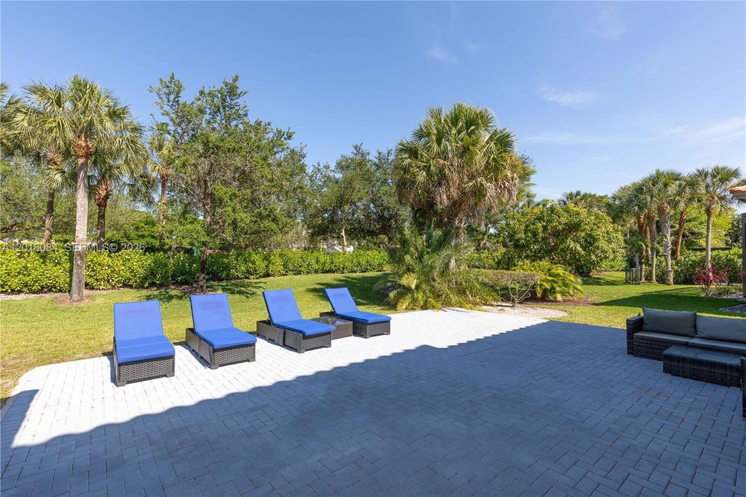 For Rent: $8,750 (5 beds, 4 baths, 3762 Square Feet)