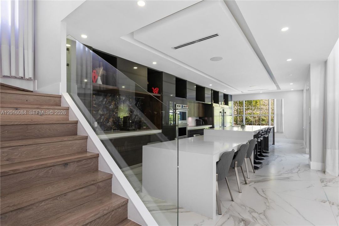 For Rent: $8,750 (5 beds, 4 baths, 3762 Square Feet)
