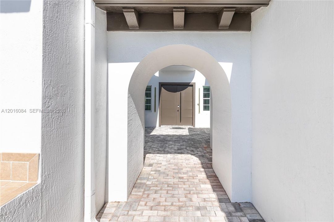 For Rent: $8,750 (5 beds, 4 baths, 3762 Square Feet)