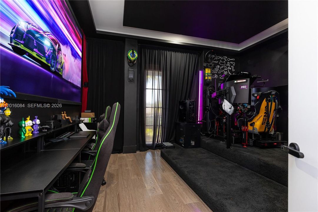 For Rent: $8,750 (5 beds, 4 baths, 3762 Square Feet)