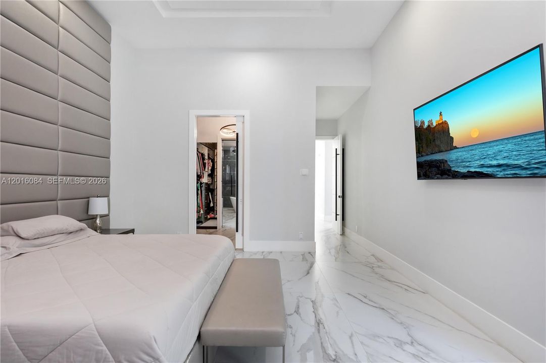 For Rent: $8,750 (5 beds, 4 baths, 3762 Square Feet)