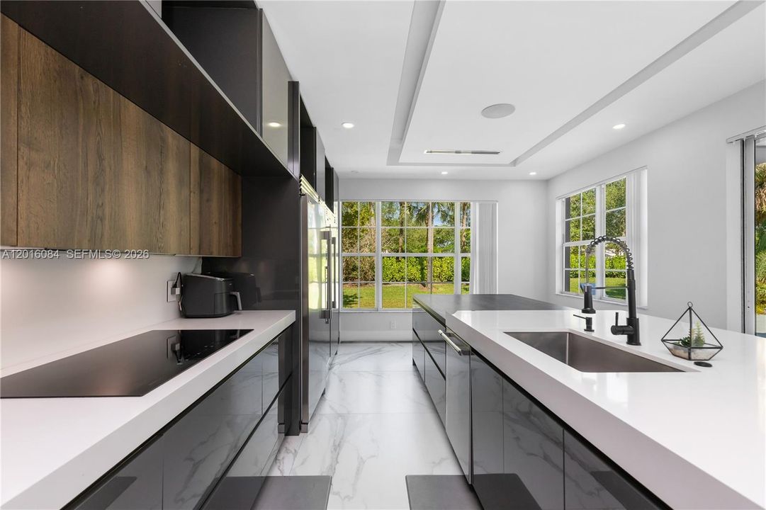 For Rent: $8,750 (5 beds, 4 baths, 3762 Square Feet)