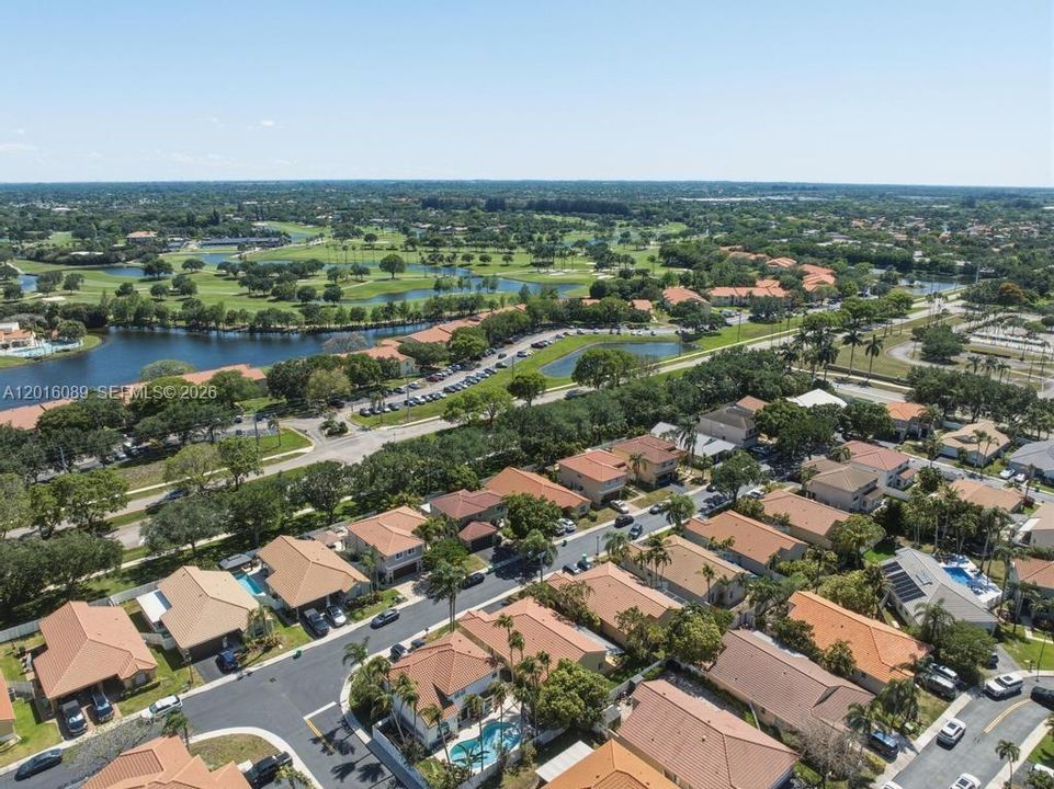 Active With Contract: $595,022 (3 beds, 2 baths, 1727 Square Feet)