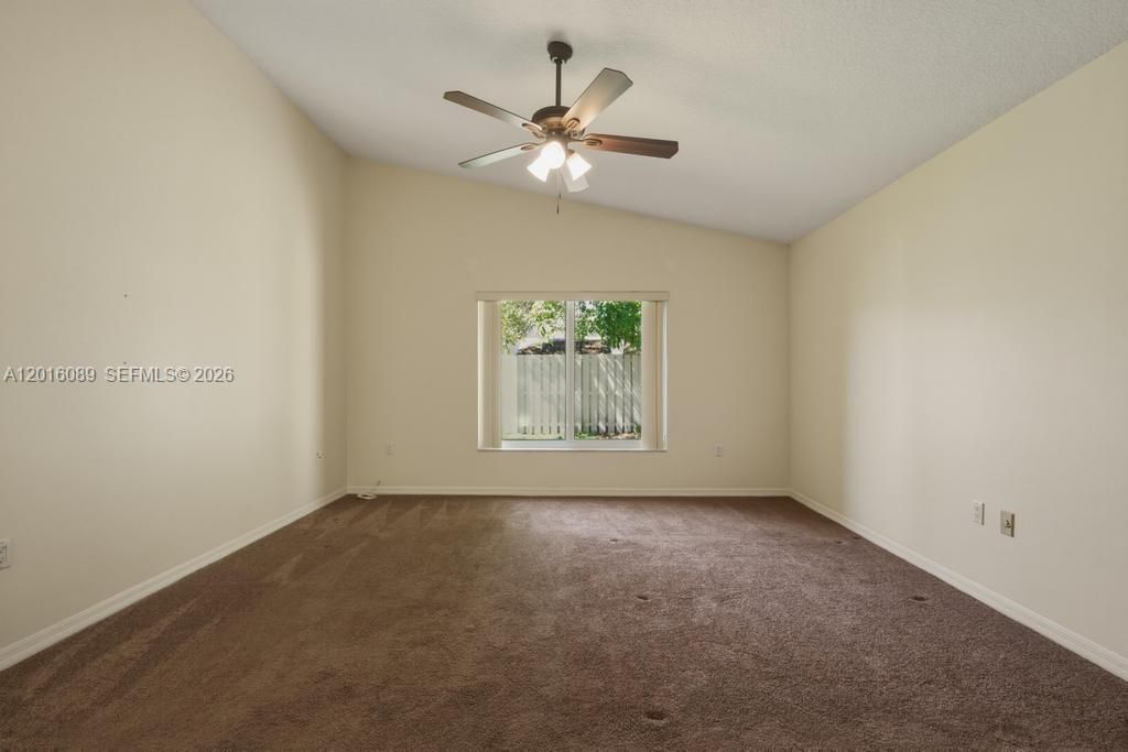 Active With Contract: $595,022 (3 beds, 2 baths, 1727 Square Feet)