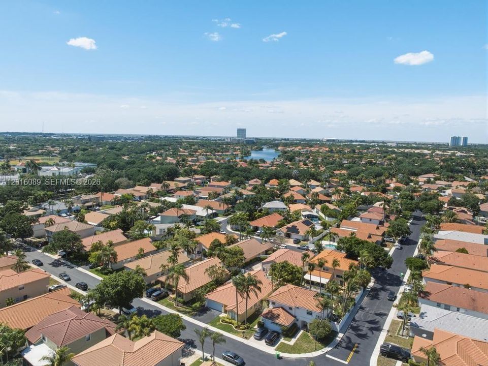 Active With Contract: $595,022 (3 beds, 2 baths, 1727 Square Feet)