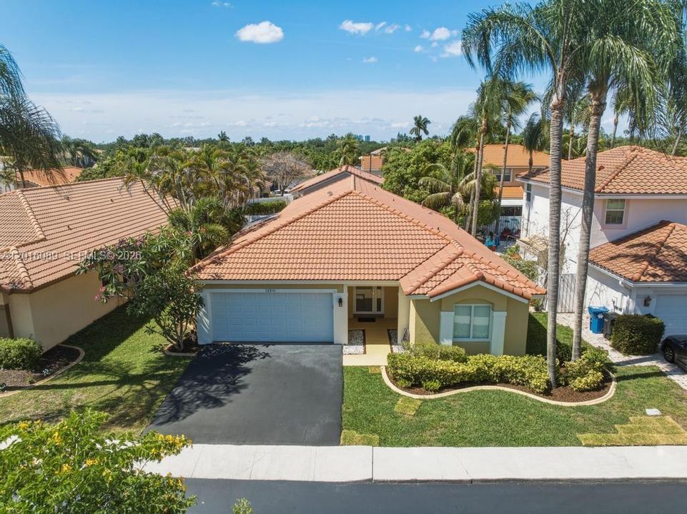 Active With Contract: $595,022 (3 beds, 2 baths, 1727 Square Feet)