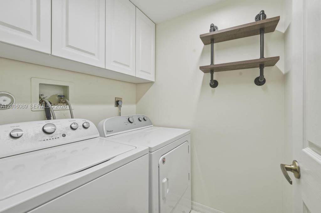 Active With Contract: $595,022 (3 beds, 2 baths, 1727 Square Feet)
