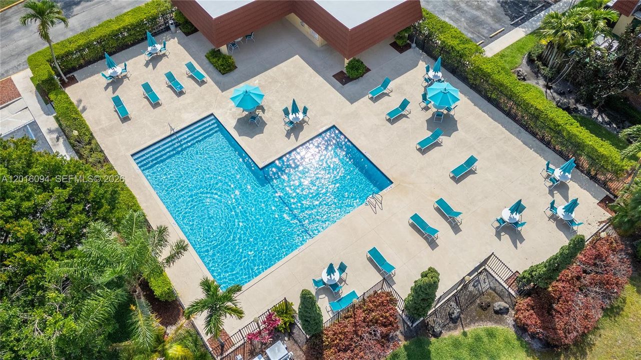 En Venta: $349,500 (2 camas, 2 baños, 1372 Pies cuadrados)