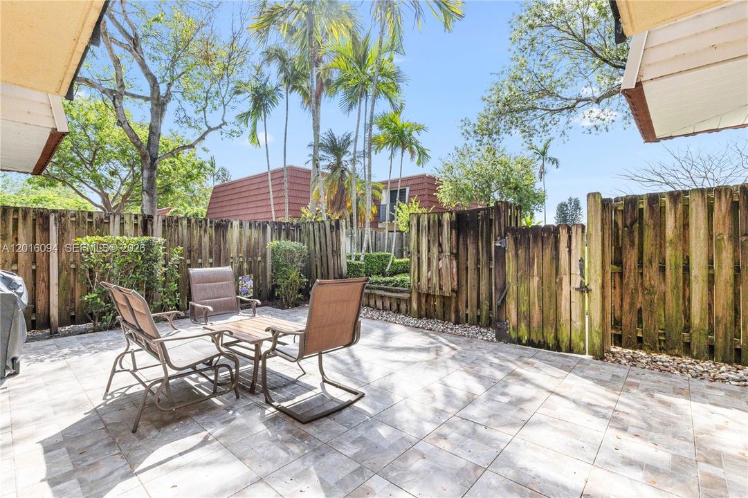 En Venta: $349,500 (2 camas, 2 baños, 1372 Pies cuadrados)