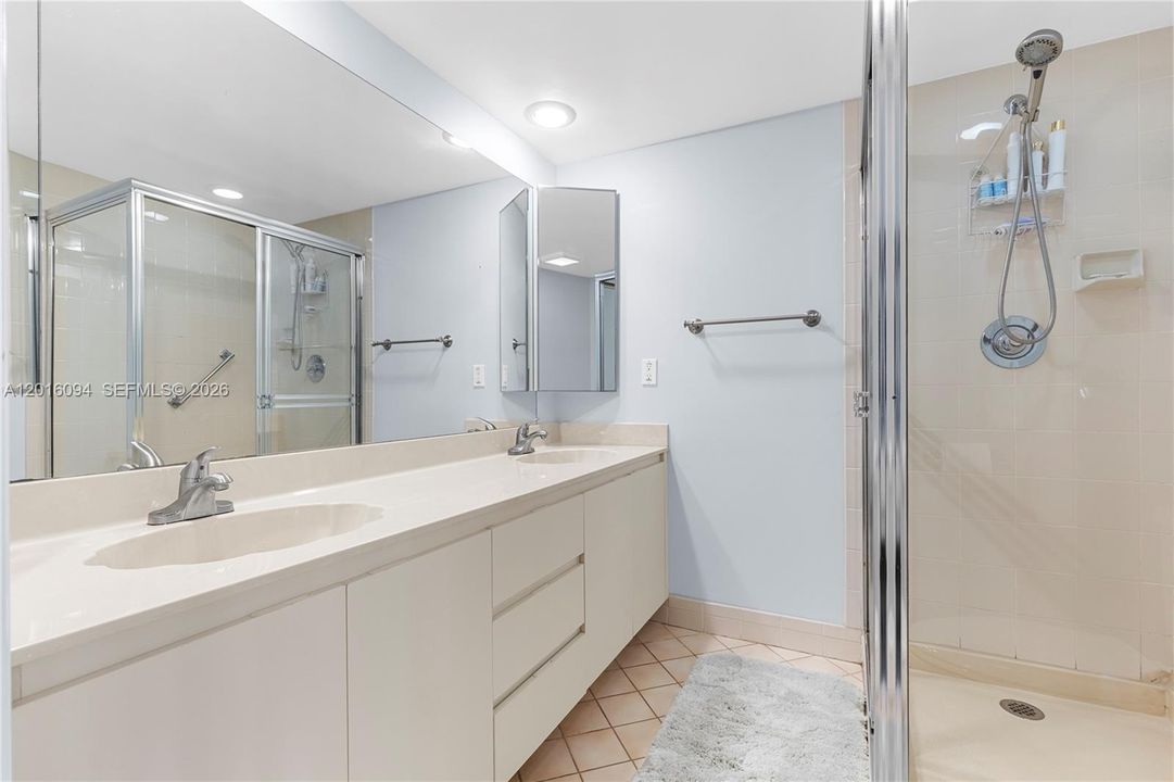 En Venta: $349,500 (2 camas, 2 baños, 1372 Pies cuadrados)