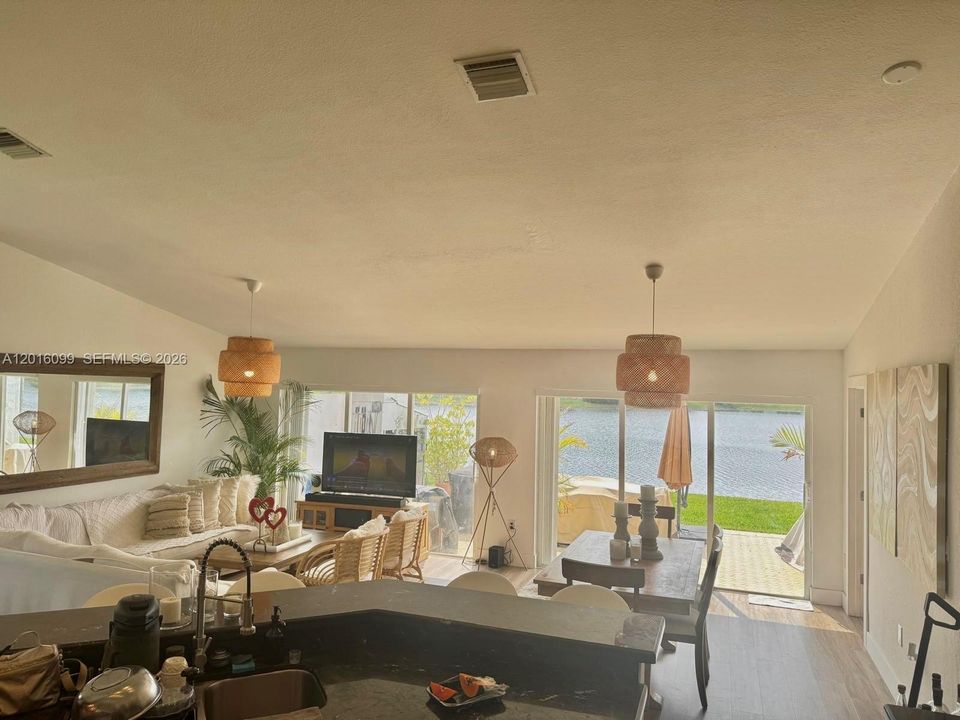 Active With Contract: $765,000 (3 beds, 2 baths, 1524 Square Feet)