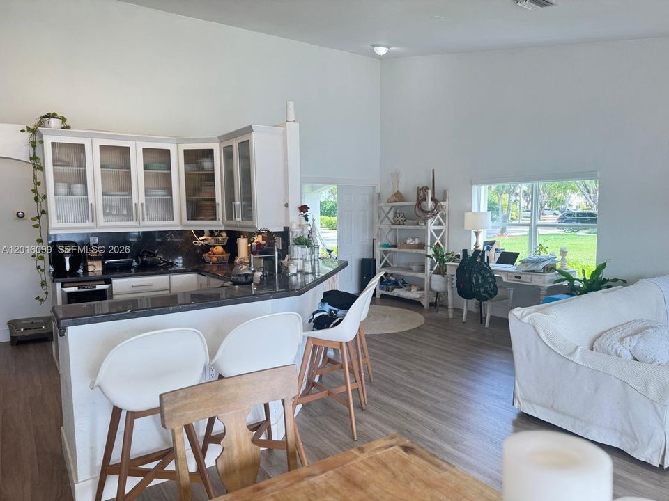 Active With Contract: $765,000 (3 beds, 2 baths, 1524 Square Feet)