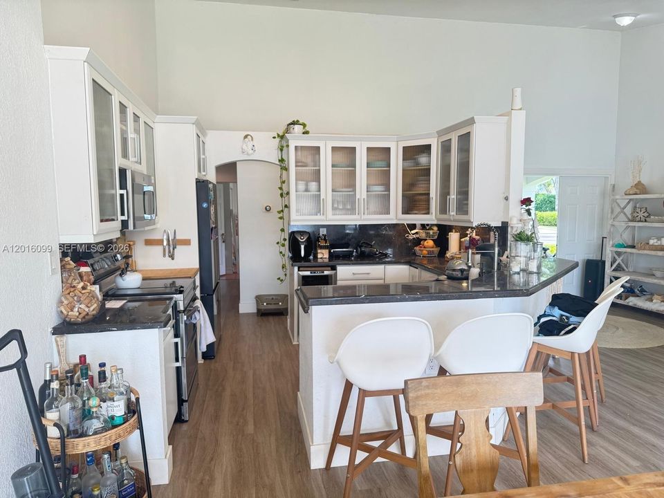 Active With Contract: $765,000 (3 beds, 2 baths, 1524 Square Feet)
