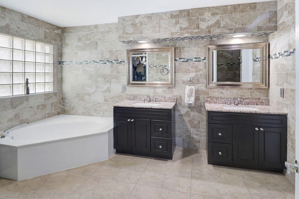 5808 master batroom #1
