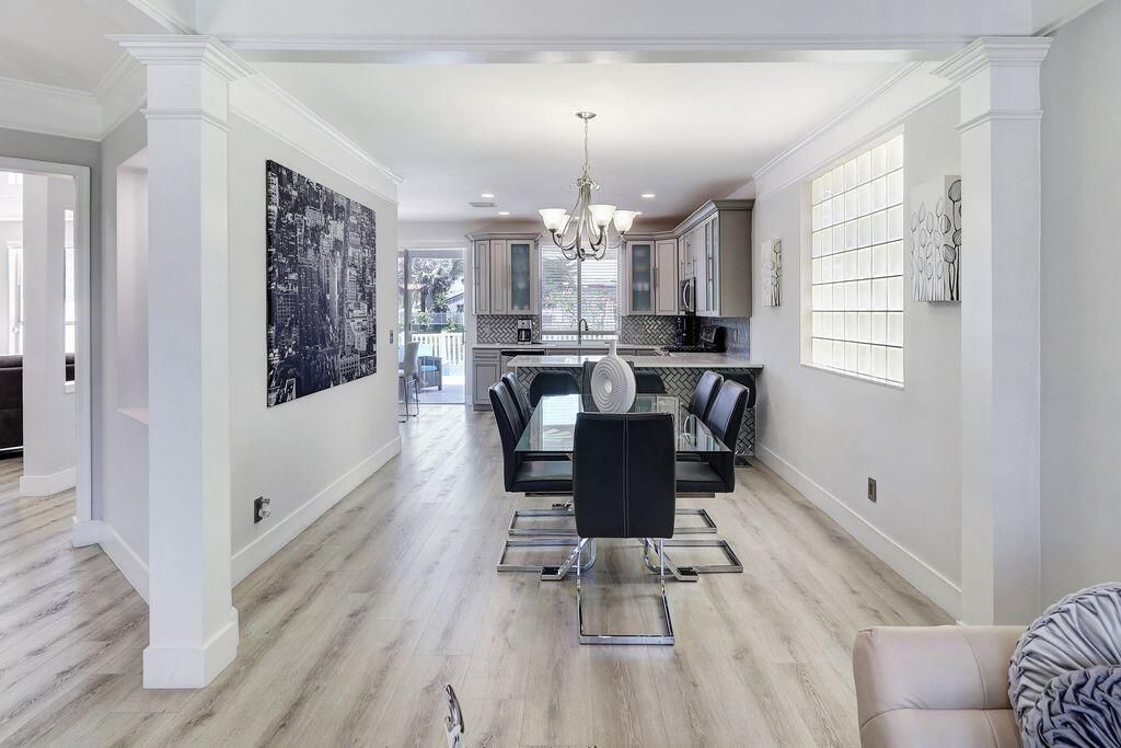 5808 dining room