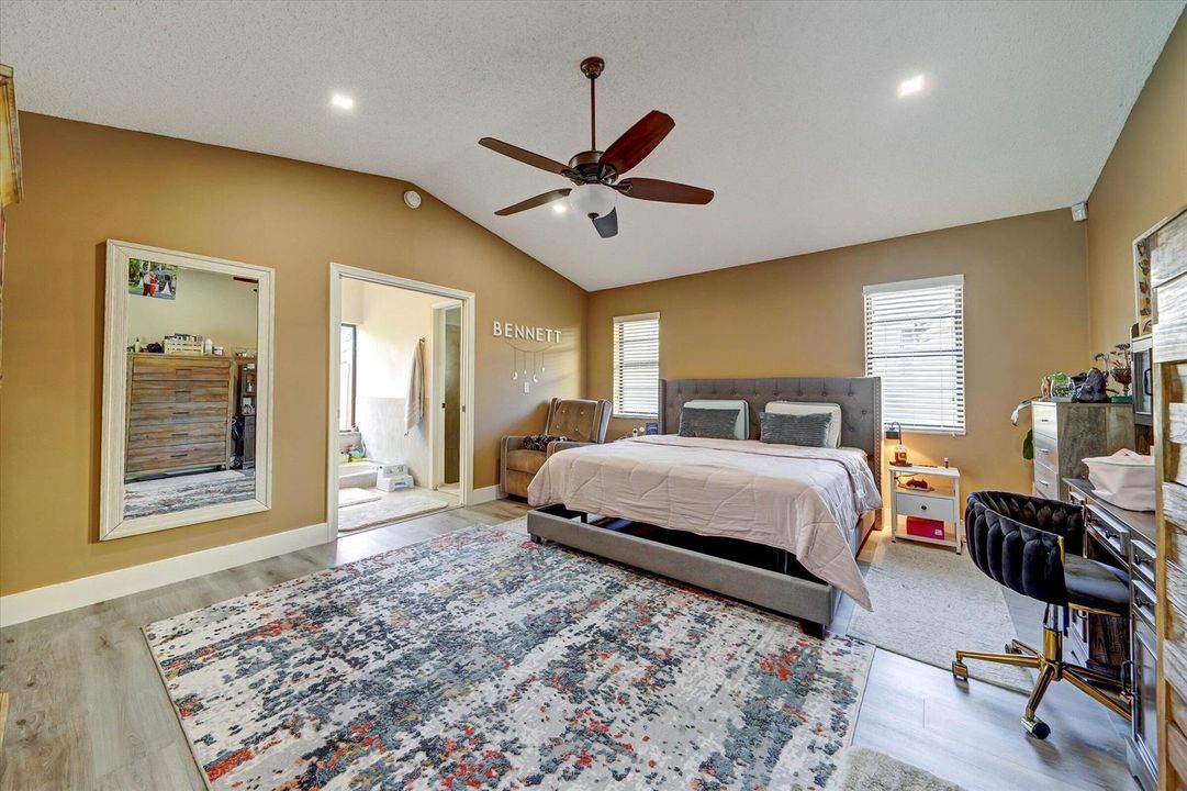 08-10966 NW 14th St-8