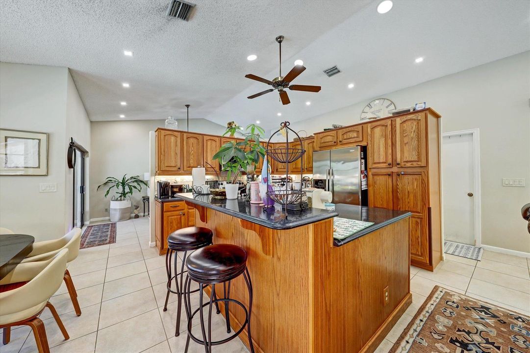 28-10966 NW 14th St-28