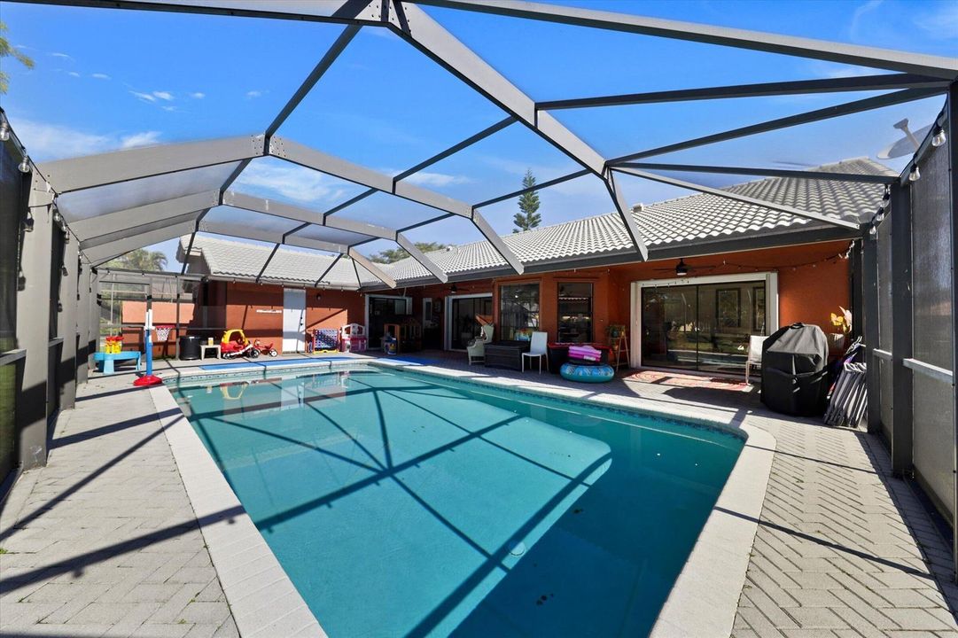 37-10966 NW 14th St-37