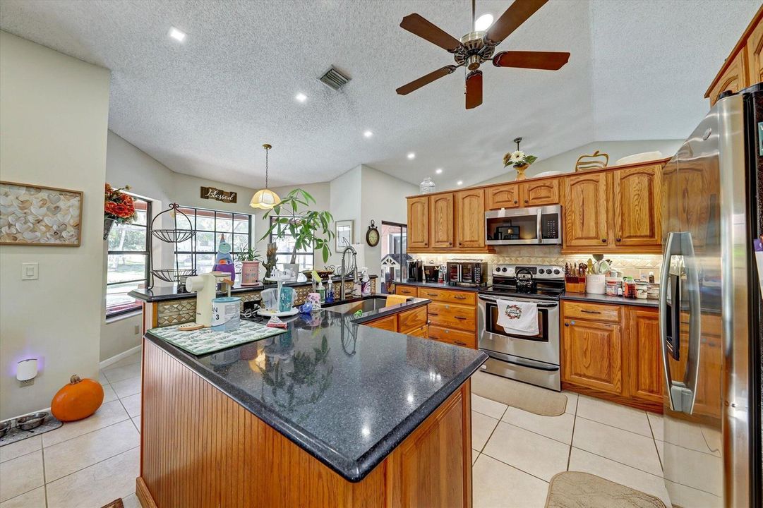 29-10966 NW 14th St-29