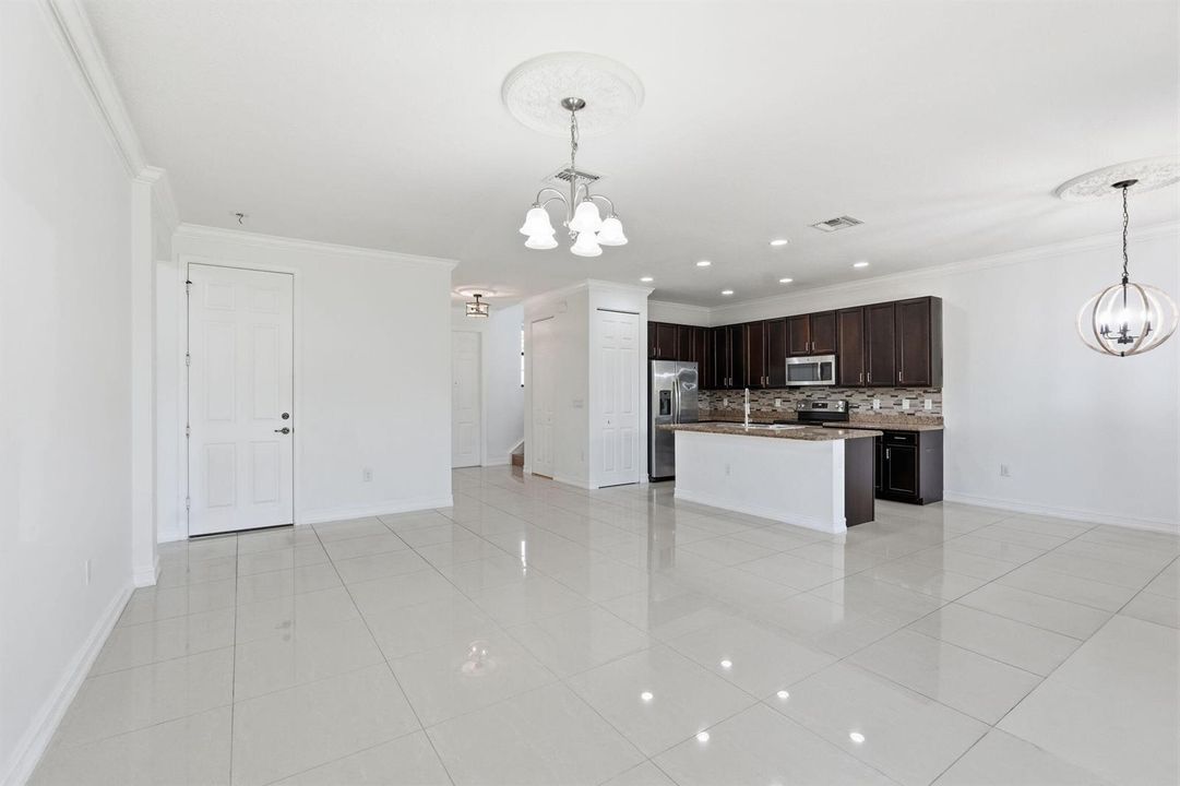 27-web-or-mls-14703_Alabaster_Avenue_035