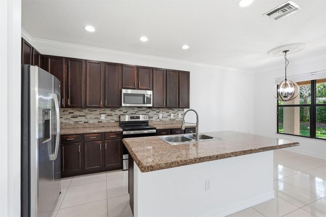 33-web-or-mls-14703_Alabaster_Avenue_040