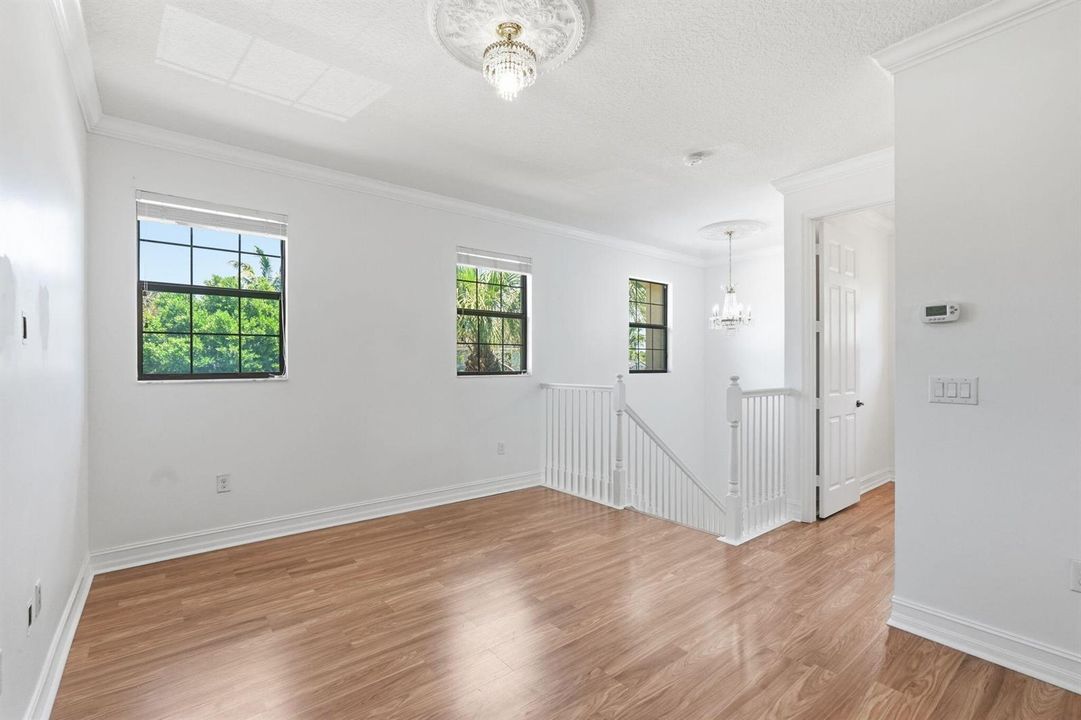 18-web-or-mls-14703_Alabaster_Avenue_018