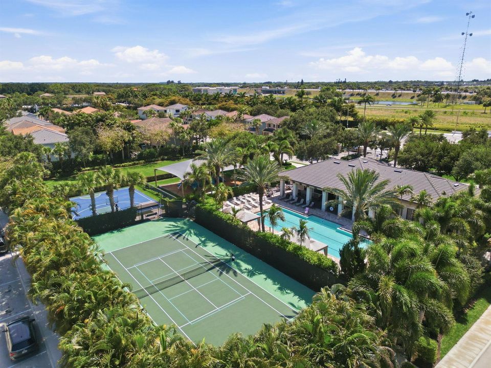 82-web-or-mls-14703_Alabaster_Avenue_Dro