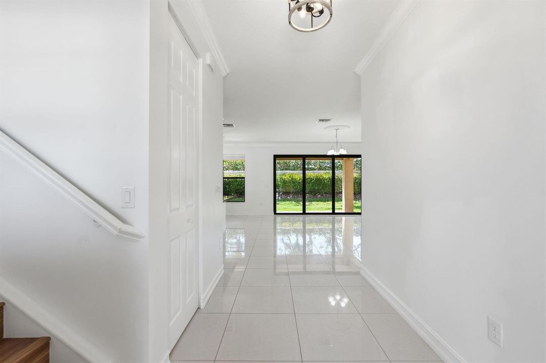 24-web-or-mls-14703_Alabaster_Avenue_032