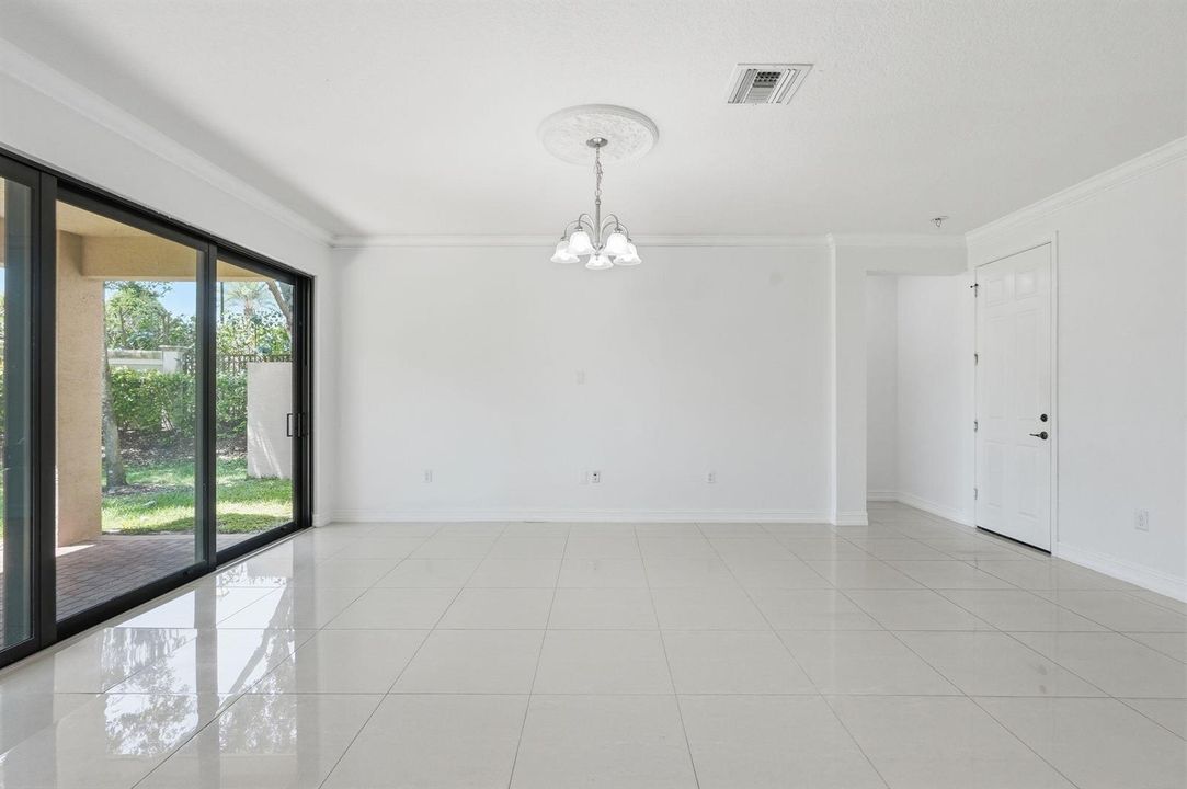 29-web-or-mls-14703_Alabaster_Avenue_037