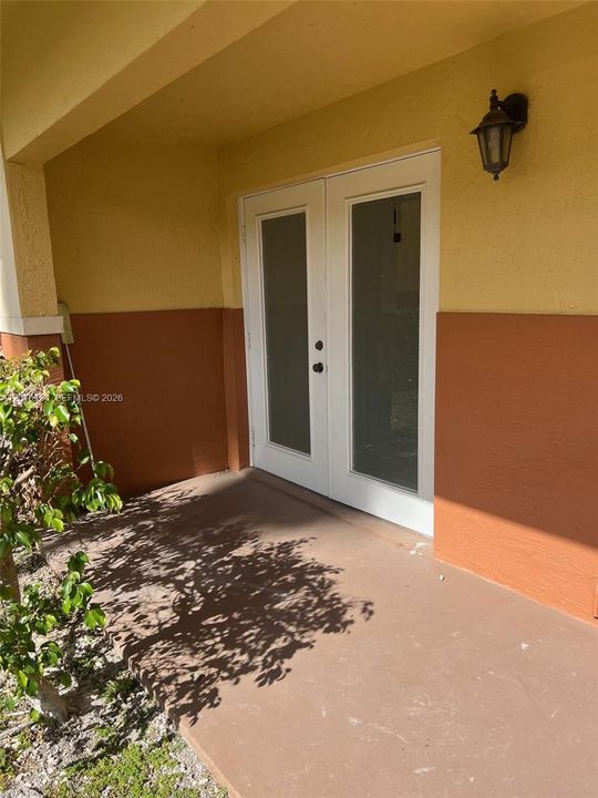 Activo con contrato: $285,000 (2 camas, 2 baños, 990 Pies cuadrados)