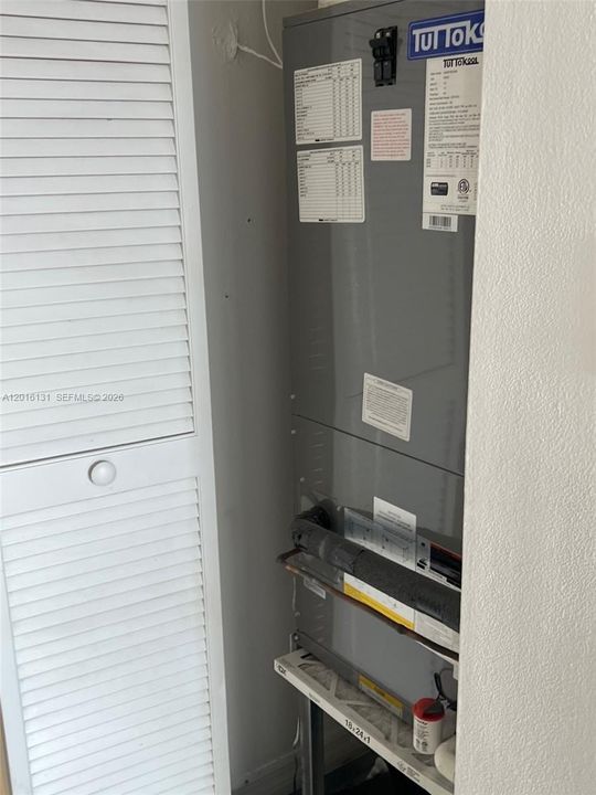 Activo con contrato: $285,000 (2 camas, 2 baños, 990 Pies cuadrados)