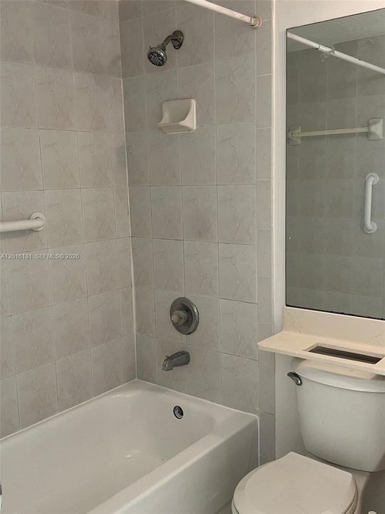 Activo con contrato: $285,000 (2 camas, 2 baños, 990 Pies cuadrados)