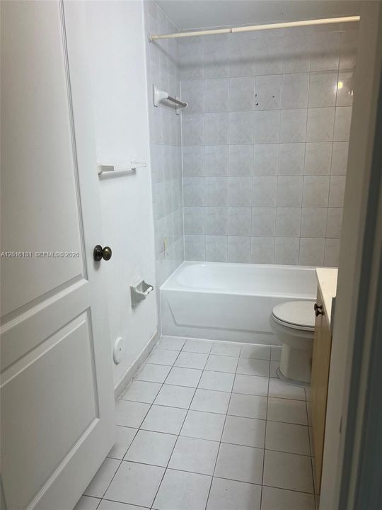 Activo con contrato: $285,000 (2 camas, 2 baños, 990 Pies cuadrados)