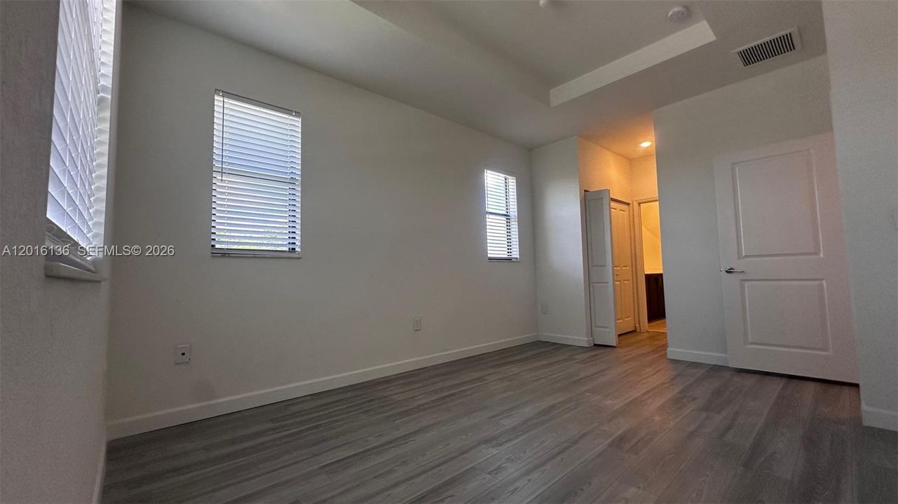 Active With Contract: $2,800 (4 beds, 2 baths, 1827 Square Feet)