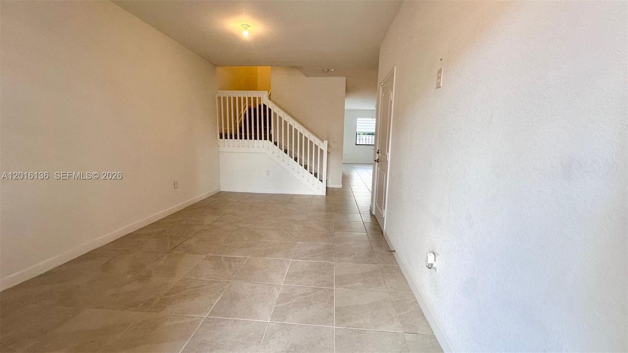 Active With Contract: $2,800 (4 beds, 2 baths, 1827 Square Feet)