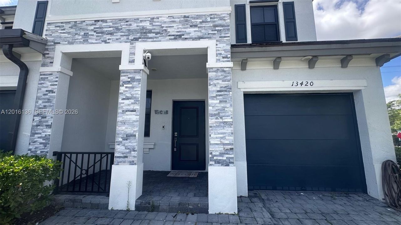 Active With Contract: $2,800 (4 beds, 2 baths, 1827 Square Feet)