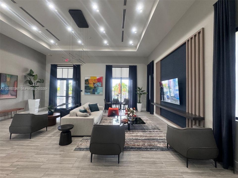 Active With Contract: $2,800 (4 beds, 2 baths, 1827 Square Feet)