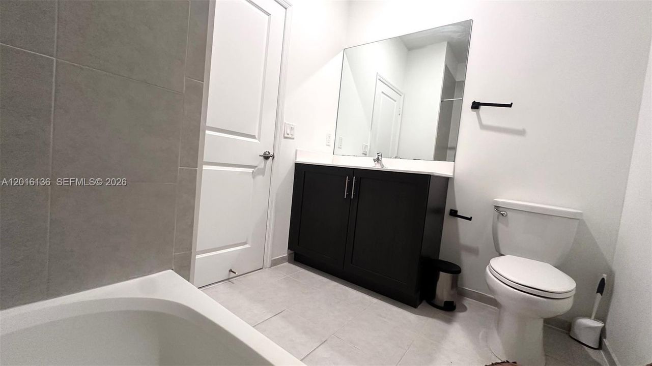 Active With Contract: $2,800 (4 beds, 2 baths, 1827 Square Feet)