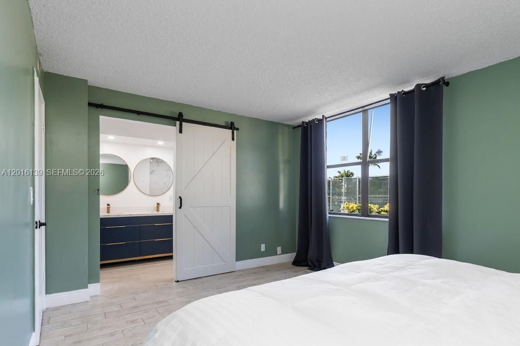 For Rent: $2,500 (2 beds, 2 baths, 1272 Square Feet)
