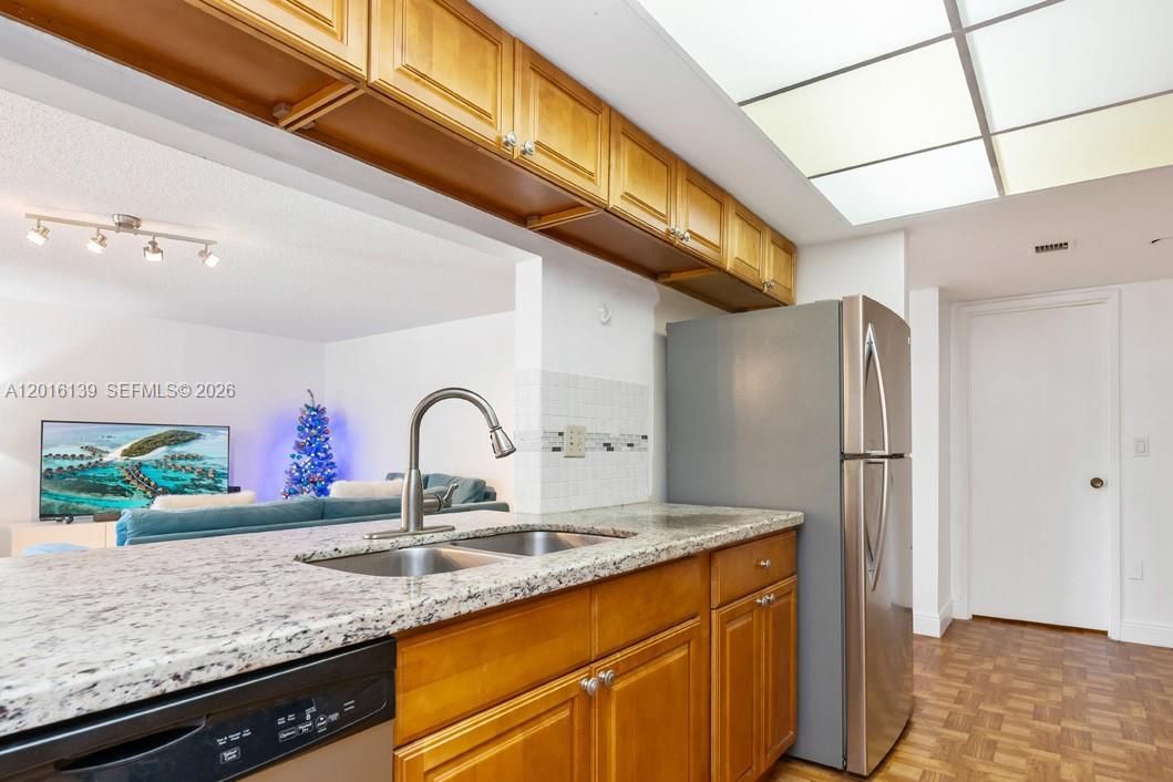 For Rent: $2,500 (2 beds, 2 baths, 1272 Square Feet)