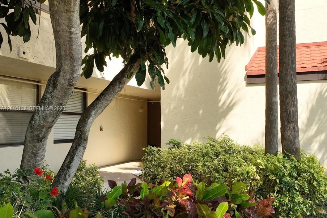For Rent: $2,500 (2 beds, 2 baths, 1272 Square Feet)