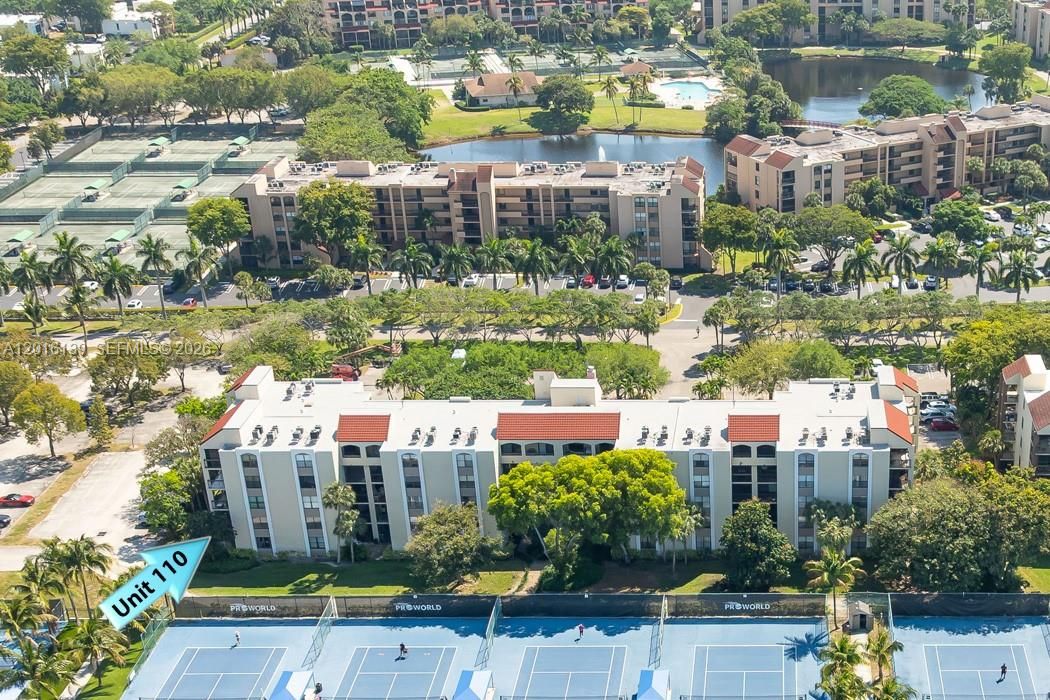 For Rent: $2,500 (2 beds, 2 baths, 1272 Square Feet)