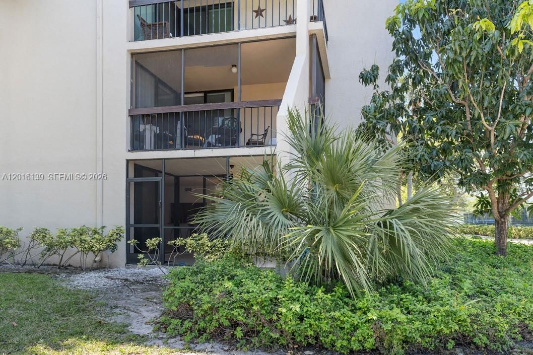 For Rent: $2,500 (2 beds, 2 baths, 1272 Square Feet)