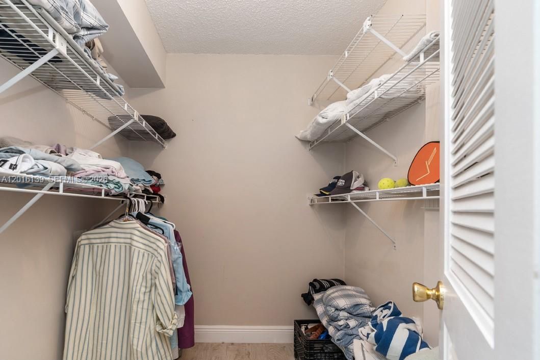 For Rent: $2,500 (2 beds, 2 baths, 1272 Square Feet)